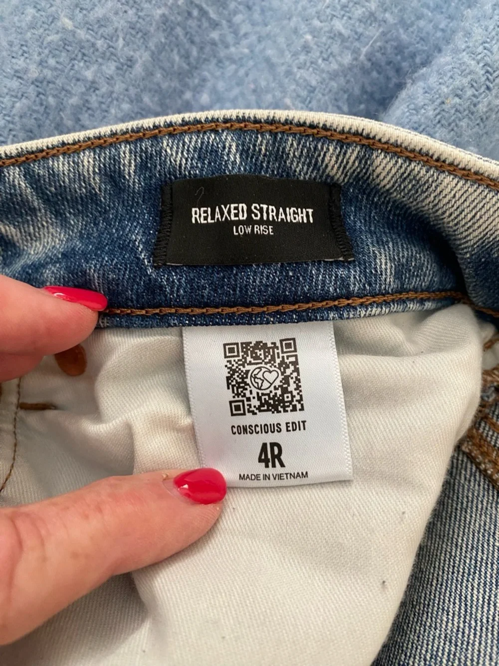 Express Light Wash Denim Jeans - Picture 6 of 8
